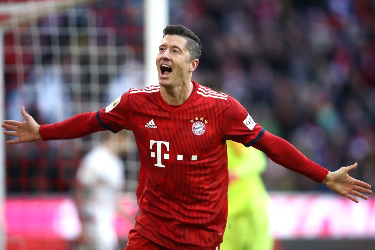 Lewandowski officially extends his contract with Bayern Munich to 2023