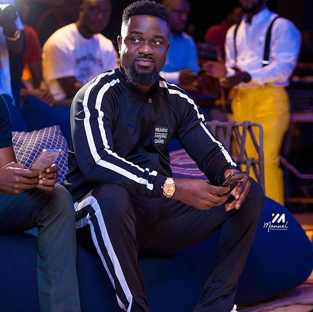 Sarkodie urges young artistes to secure future 