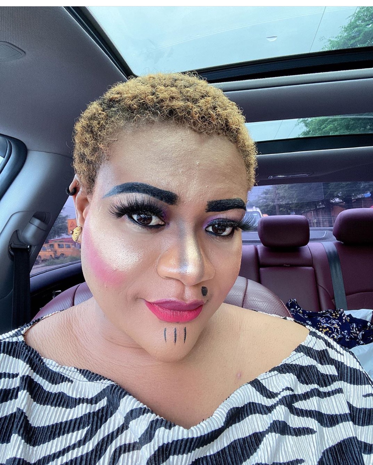 Actress Nkechi Sunday Drops Hotest Sunday Mirror Selfie As She Shows Off Her Latest iphone 11 Pro Max 1 2985D082 15E2 434A 90B5 AAA2DF385124