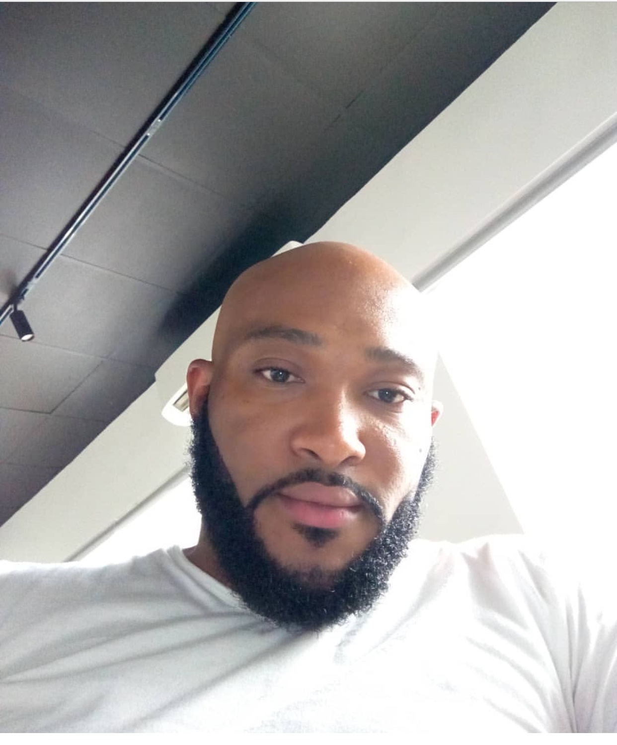 Actor Blossom Chukwujekwu Stuns Fans With New Bald Look 1 9DC0F9DC 665D 4911 85CA 83B7E591C9D8