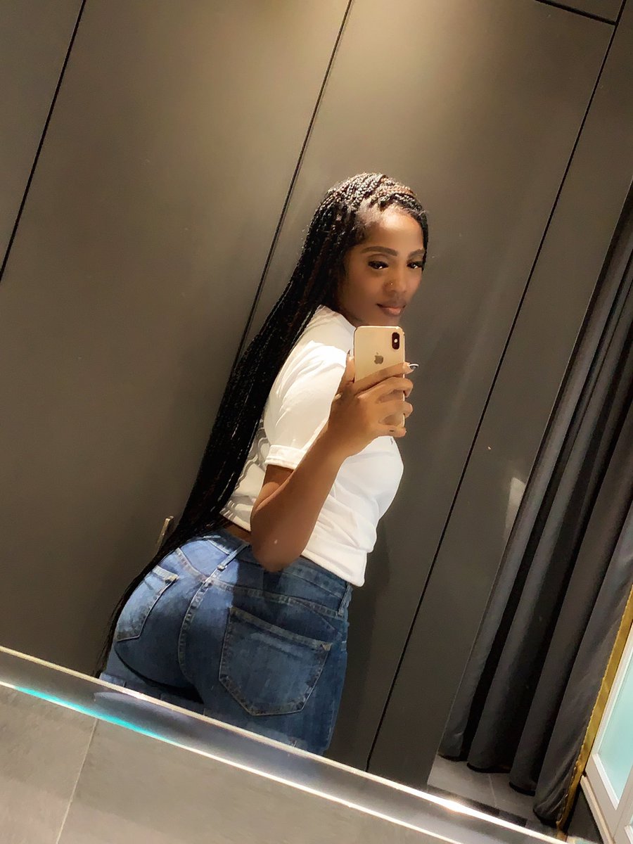 Tiwa’s reacts to video of Wizkid grabbing her ass on stage in Paris
