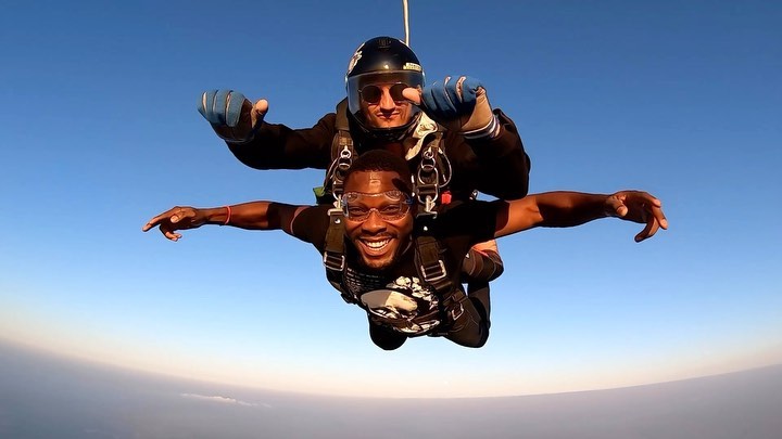 Mummy and Daddy please dont disown me as Tobi Bakre Sky Dive in Dubai (Video)