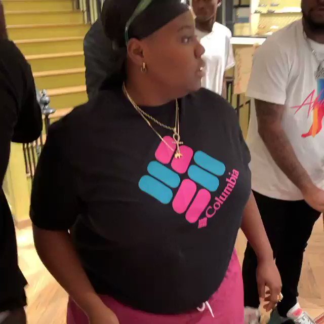 Teni storms Dubai Mall as she ask Davido to buy everything in the Store (Video)